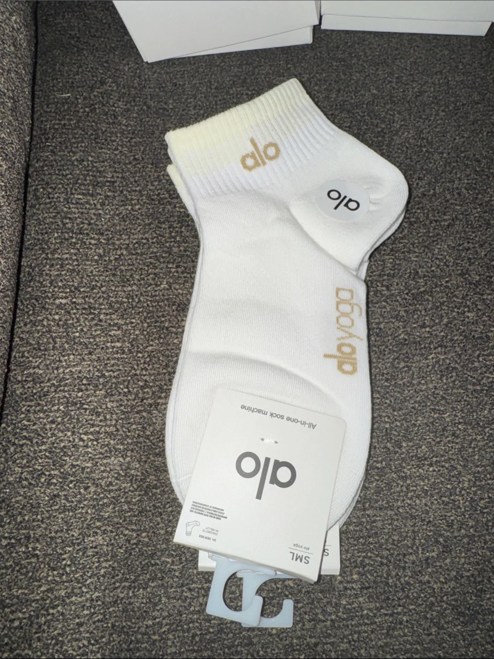 ALO Yoga NWT Women’s Ankle Socks - White and Light Yellow - Pack (5-pairs)